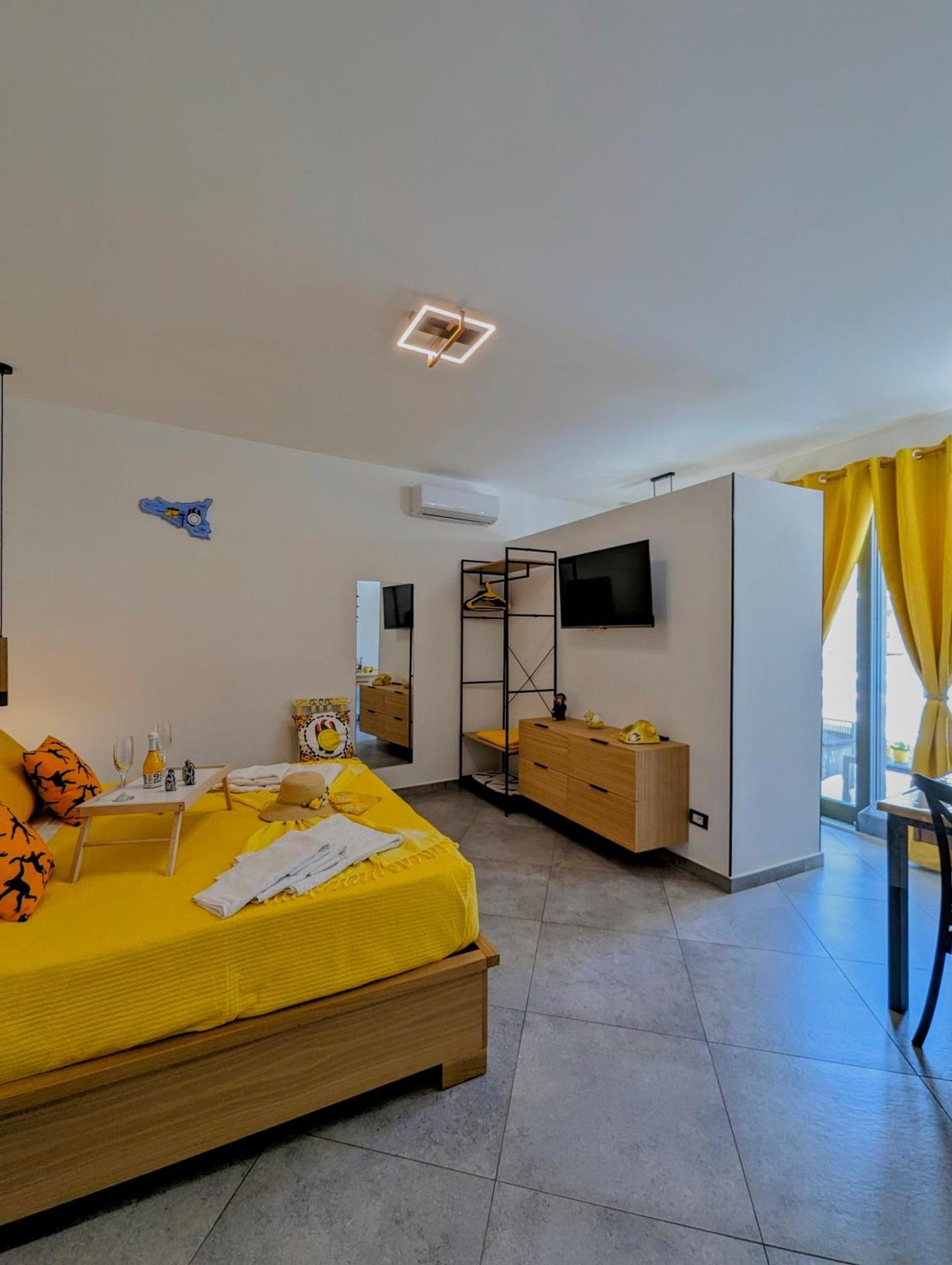 I Colori Della Sicilia Apartment ชีนิซี ภายนอก รูปภาพ