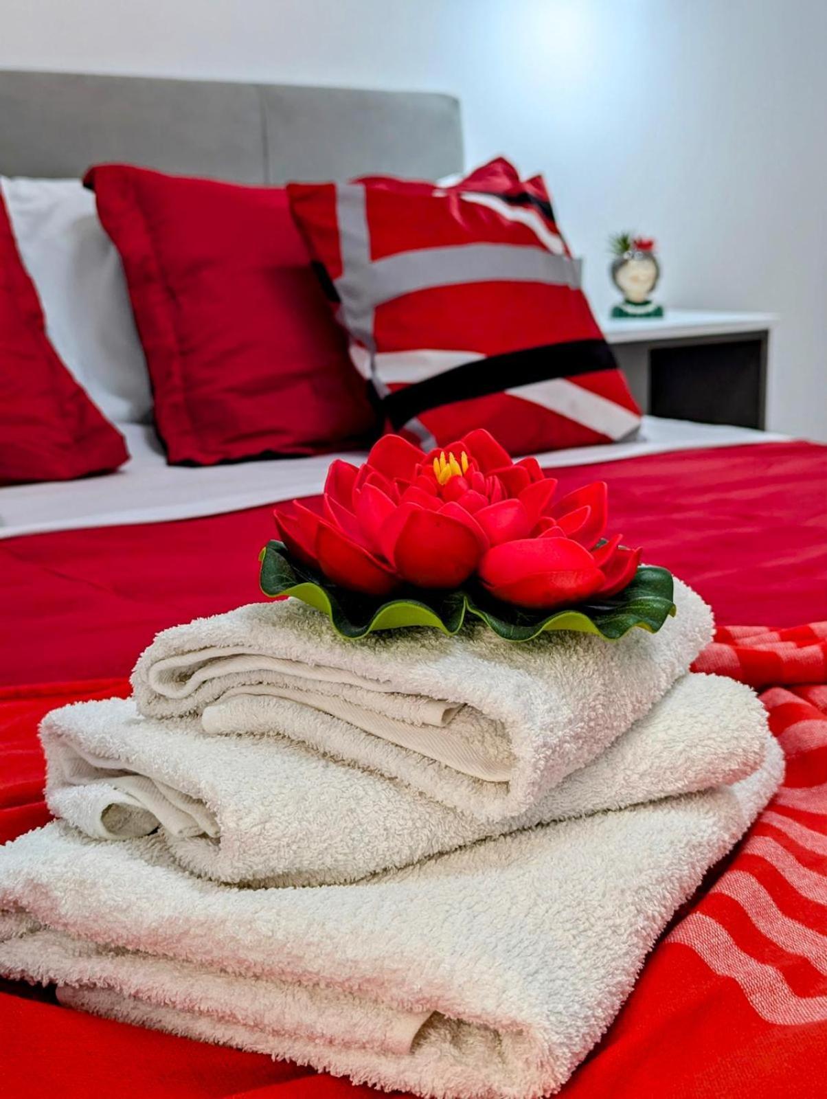 I Colori Della Sicilia Apartment ชีนิซี ภายนอก รูปภาพ