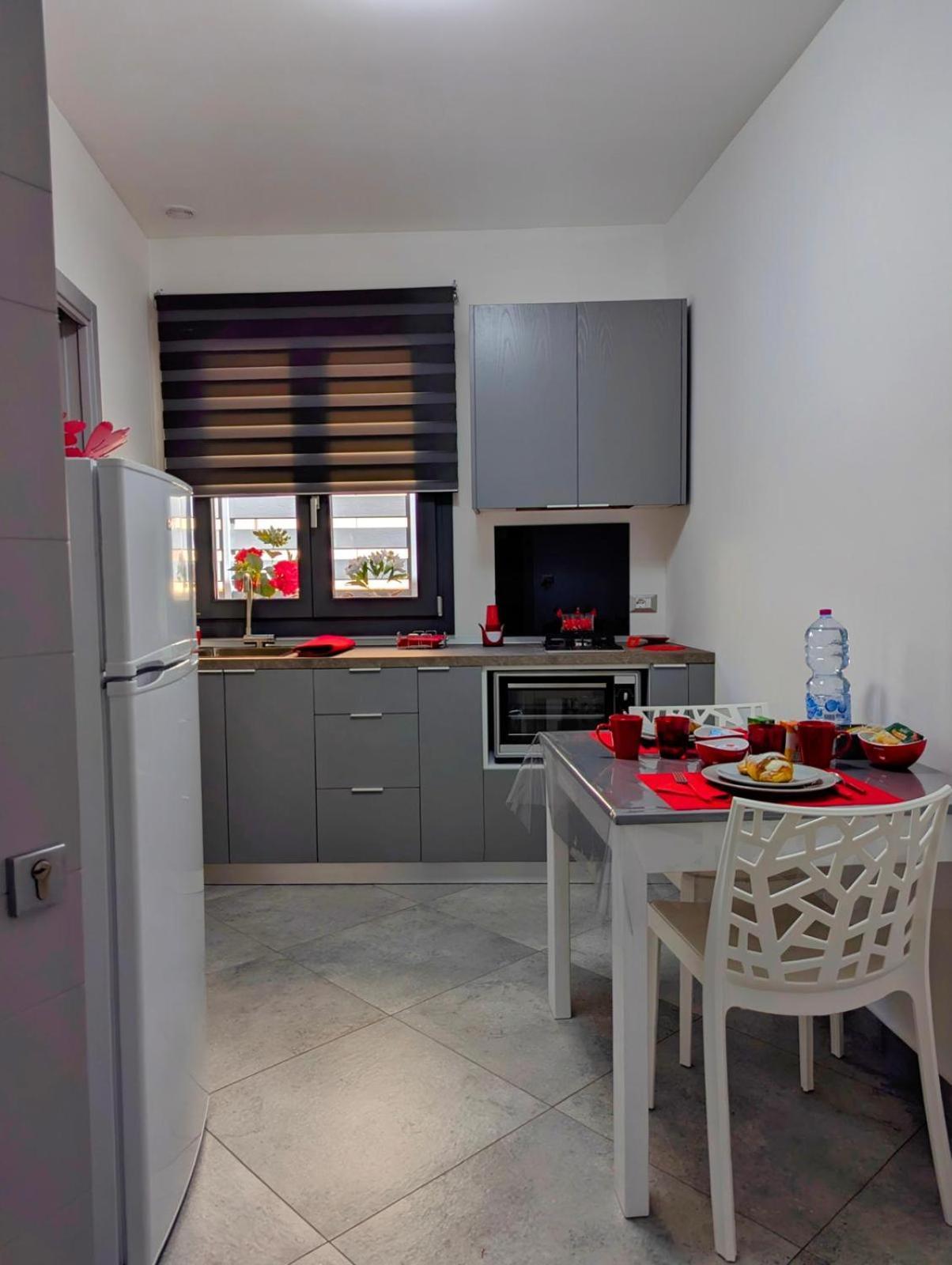 I Colori Della Sicilia Apartment ชีนิซี ภายนอก รูปภาพ