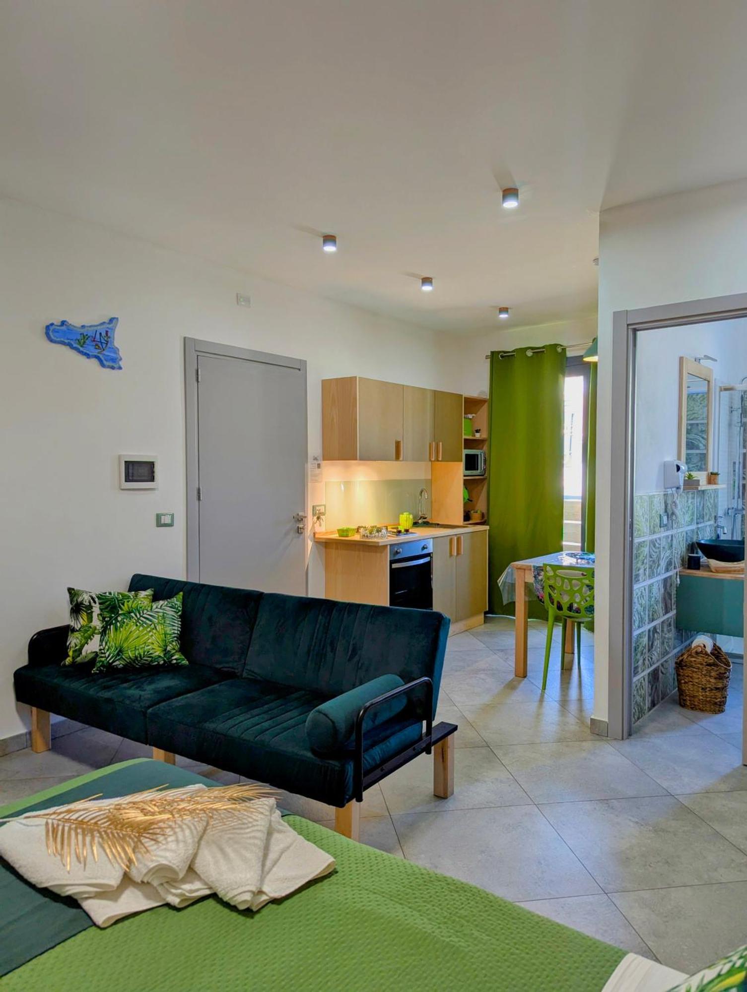 I Colori Della Sicilia Apartment ชีนิซี ภายนอก รูปภาพ